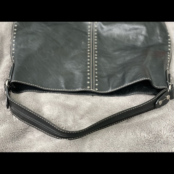 Michael Kors large shoulder bag snap closure black with silver grommet accents - Picture 5 of 14